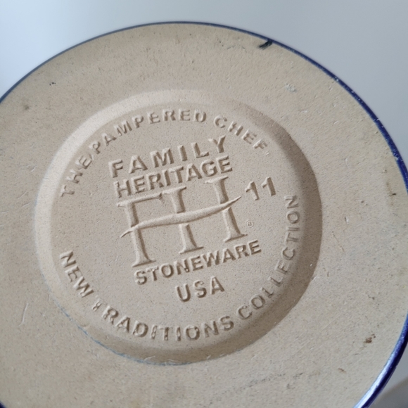 Pampered Chef Stoneware Crock Utensil Holder - Picture 3 of 3